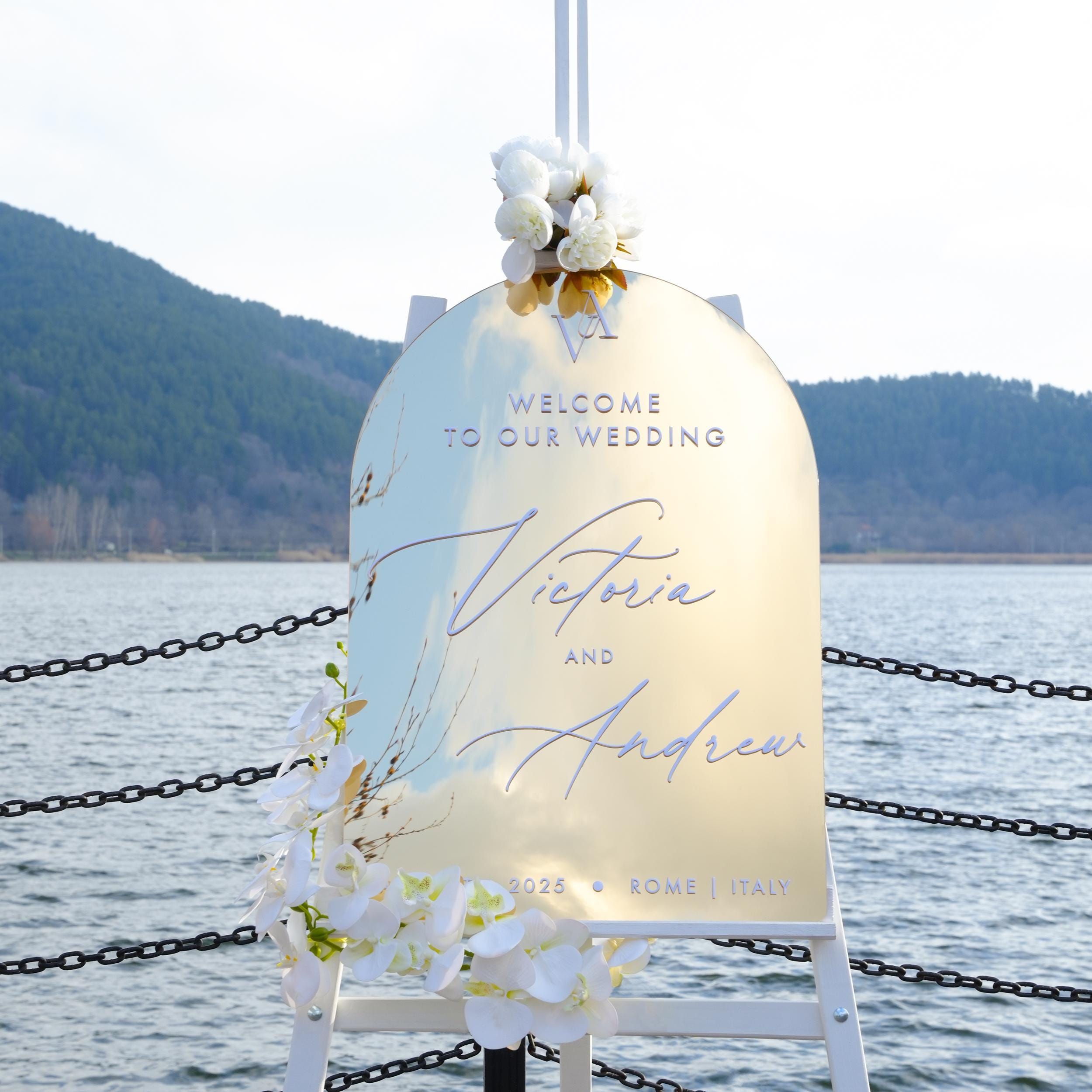 gold wedding welcome sign mirror with raised letters