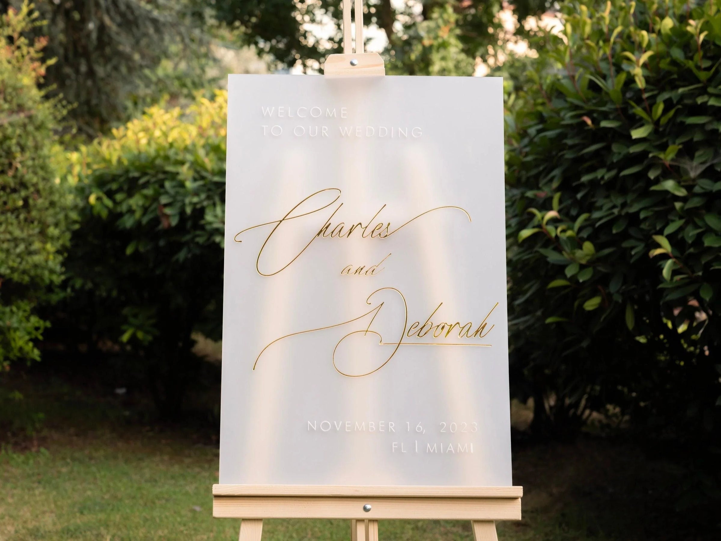 Modern acrylic wedding welcome sign by Nouarch Studio